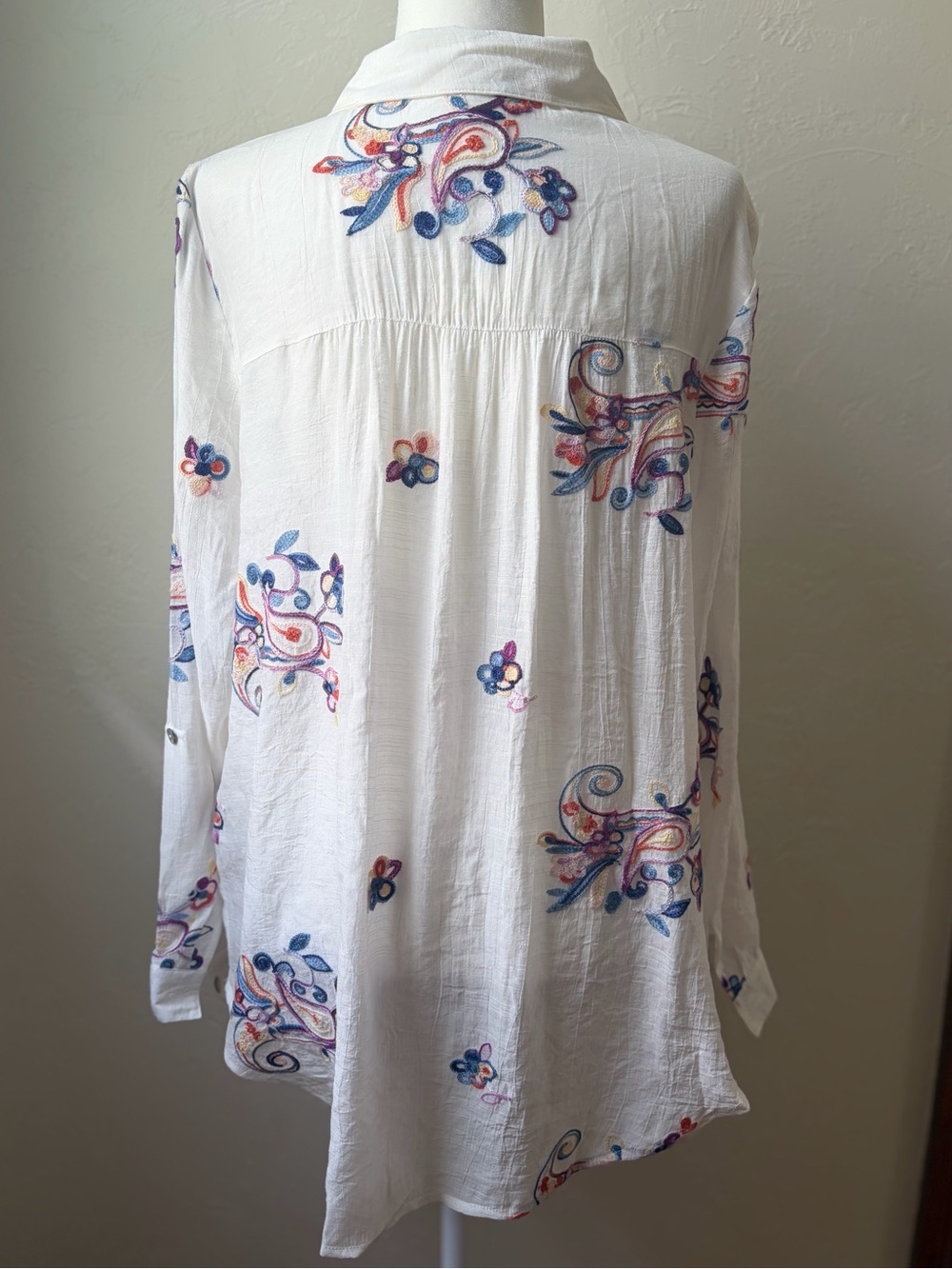 Fig & Flower White Embroidered Button-Up Tunic Top Long Sleeve XL - Picture 7 of 10